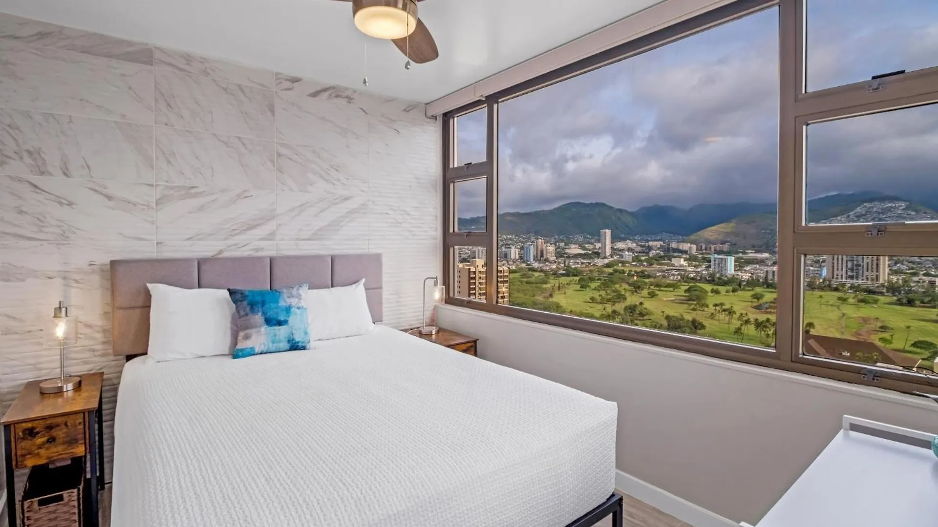 Sunrise Serenity On The 30Th Floor - Modern Waikiki Escape With Views And Free Parking هونولولو 0*,  الولايات المتحدة الأمريكية