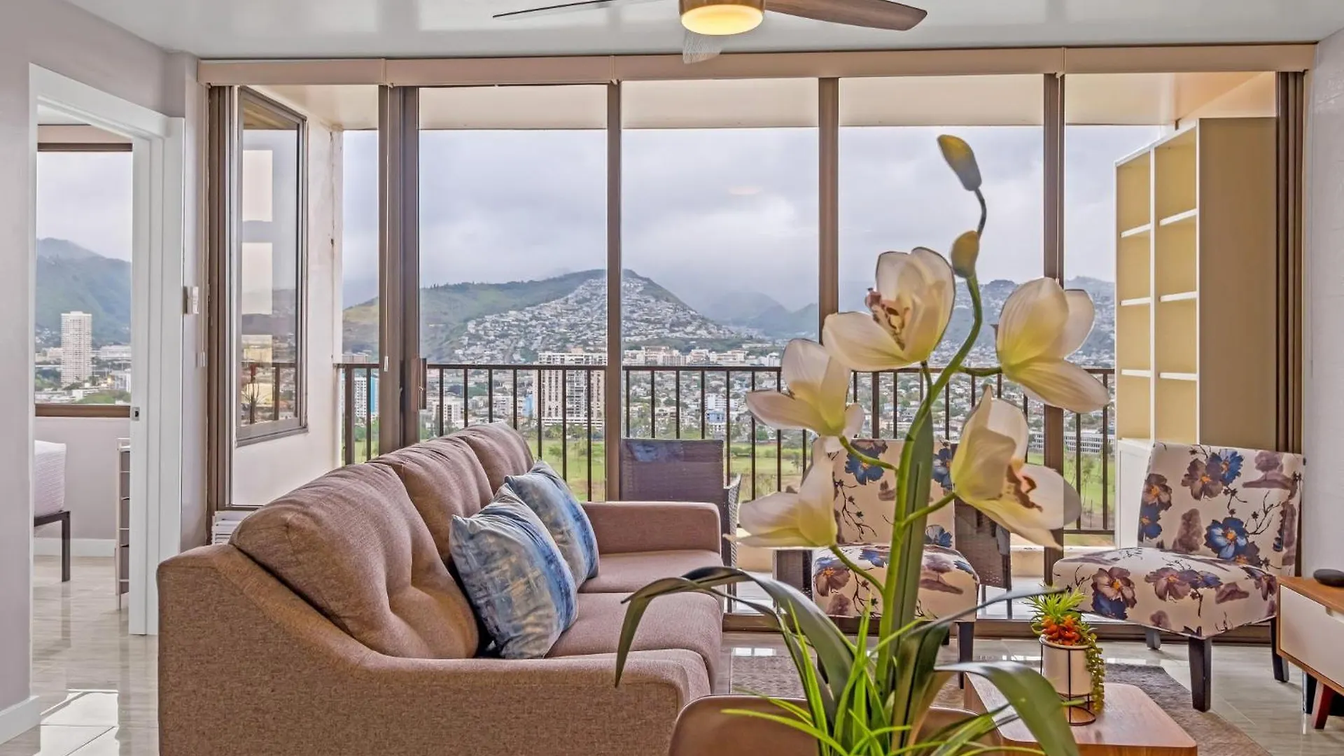 Sunrise Serenity On The 30Th Floor - Modern Waikiki Escape With Views And Free Parking Honolulu